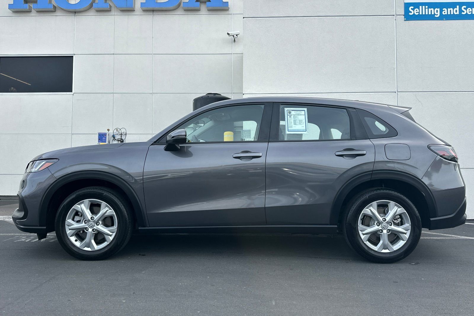 Used 2025 Honda HR-V LX image 6