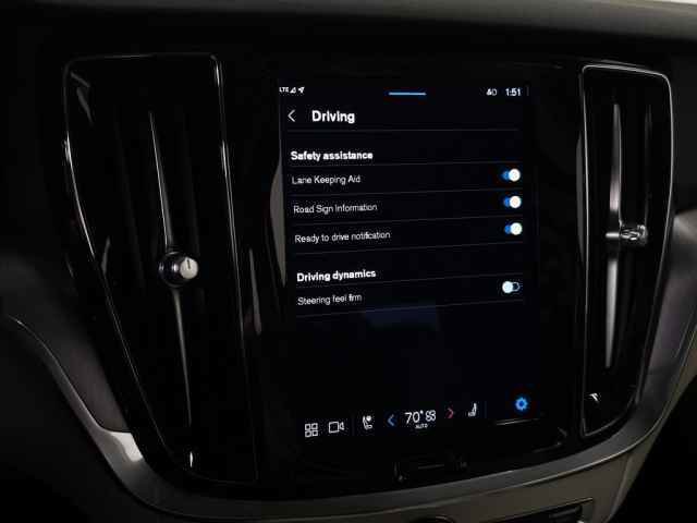 Used 2023 Volvo S60 B5 Core w/ Climate Package image 24