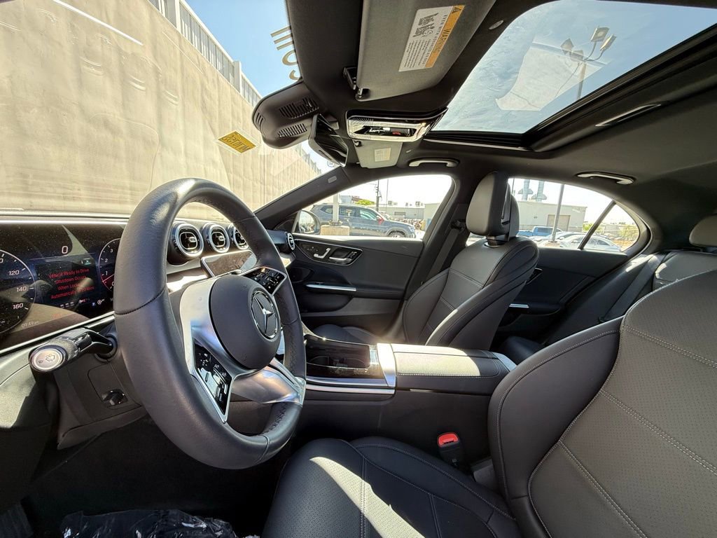 Used 2025 Mercedes-Benz C 300 4MATIC Sedan image 5