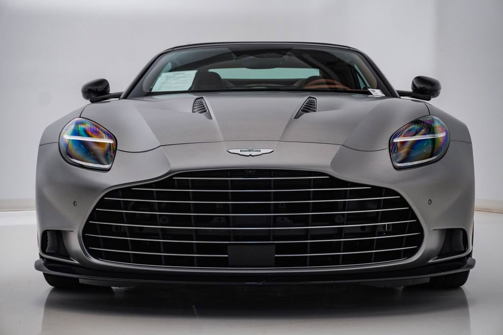 Used 2026 Aston Martin Vanquish Convertible RWD image 5