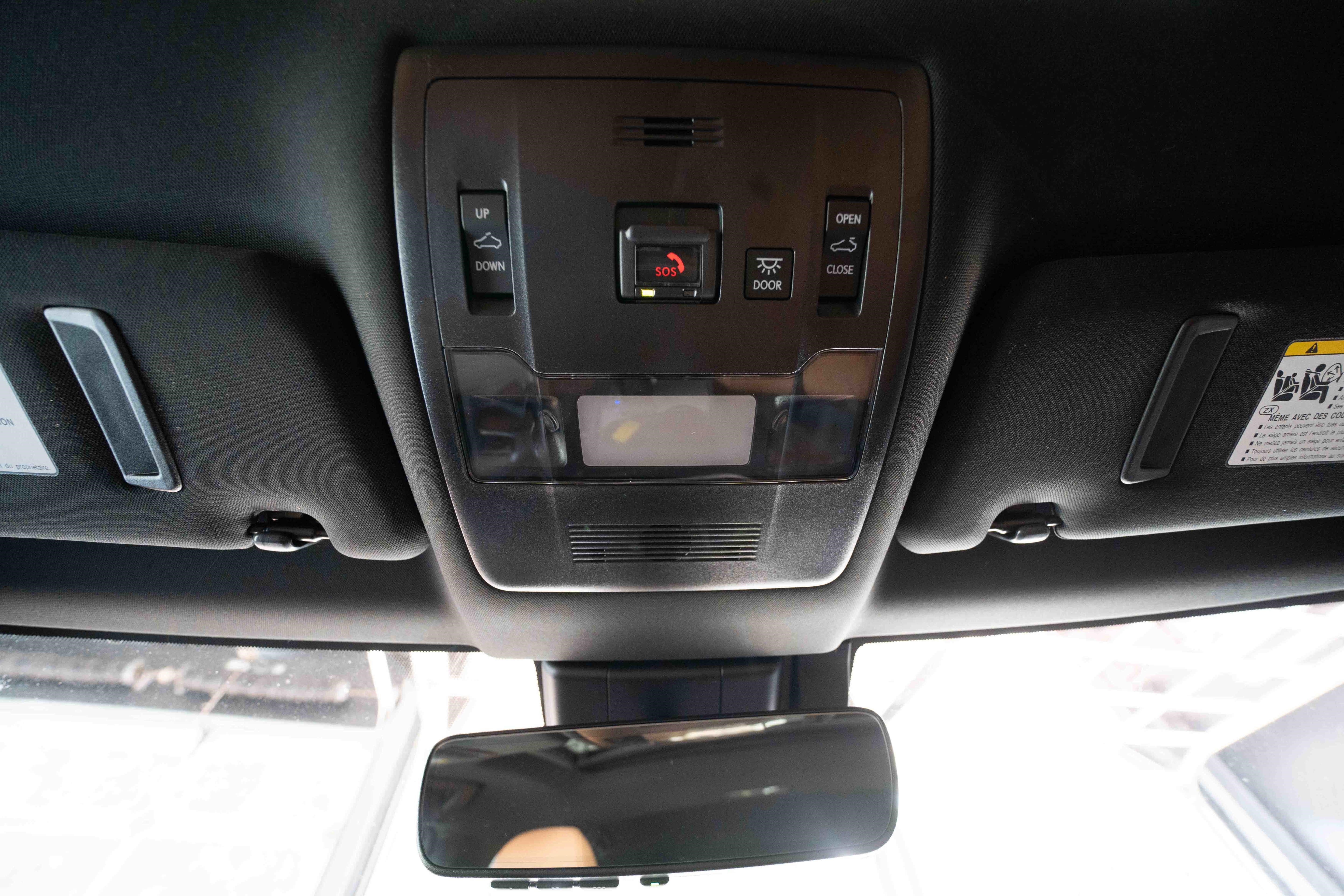 Used 2024 Lexus UX 250h AWD w/ Premium Package image 18