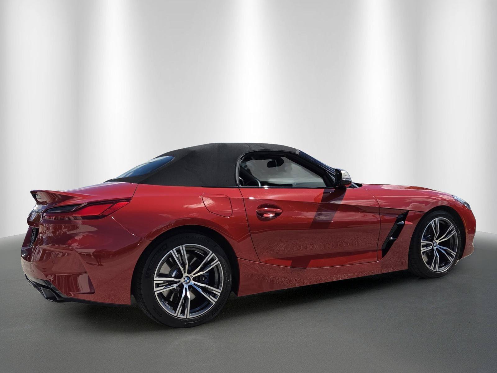 Used 2021 BMW Z4 M40i w/ Driving Assistance Package RWD image 7