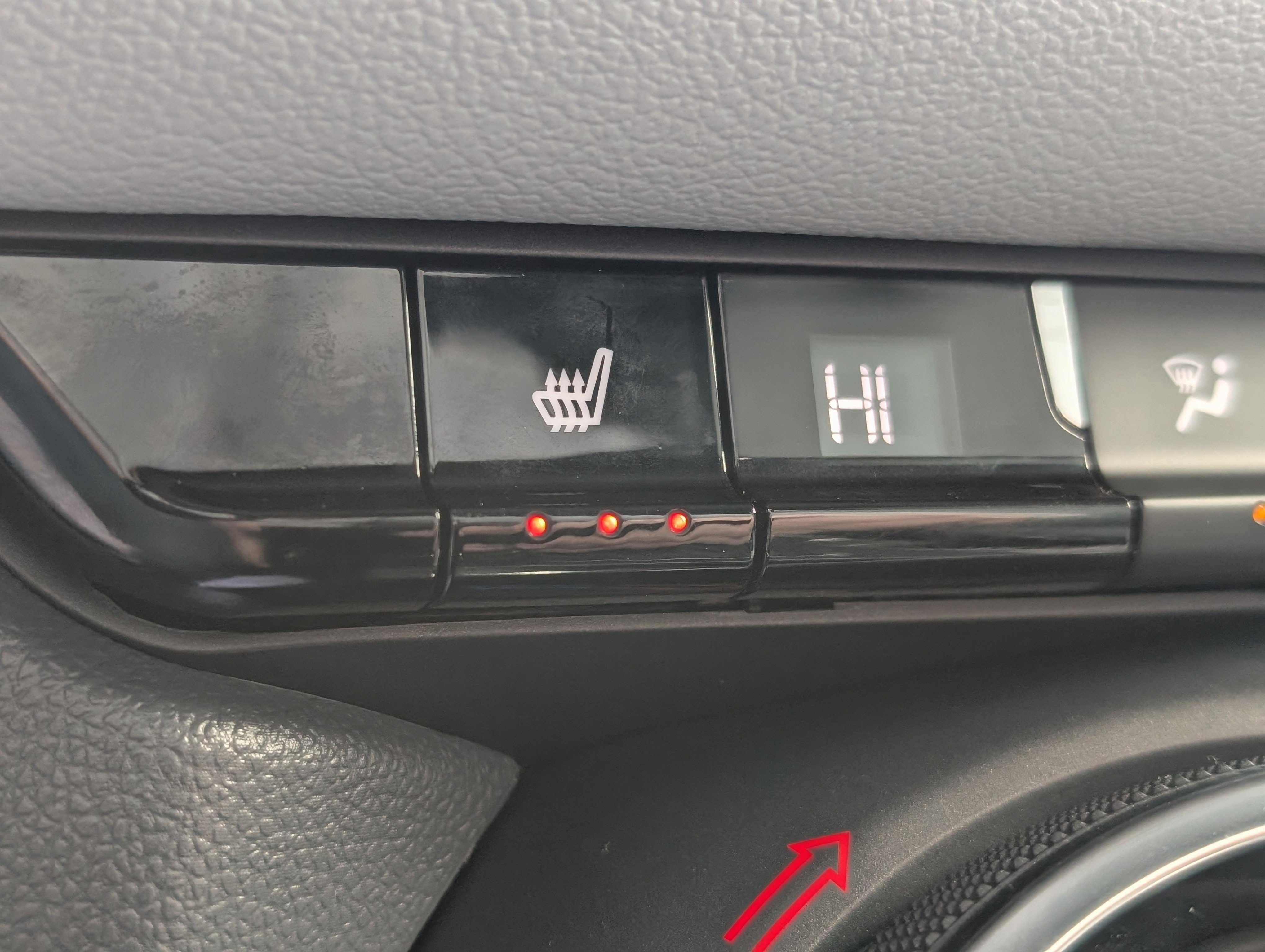 Used 2022 Chevrolet Blazer LT image 4