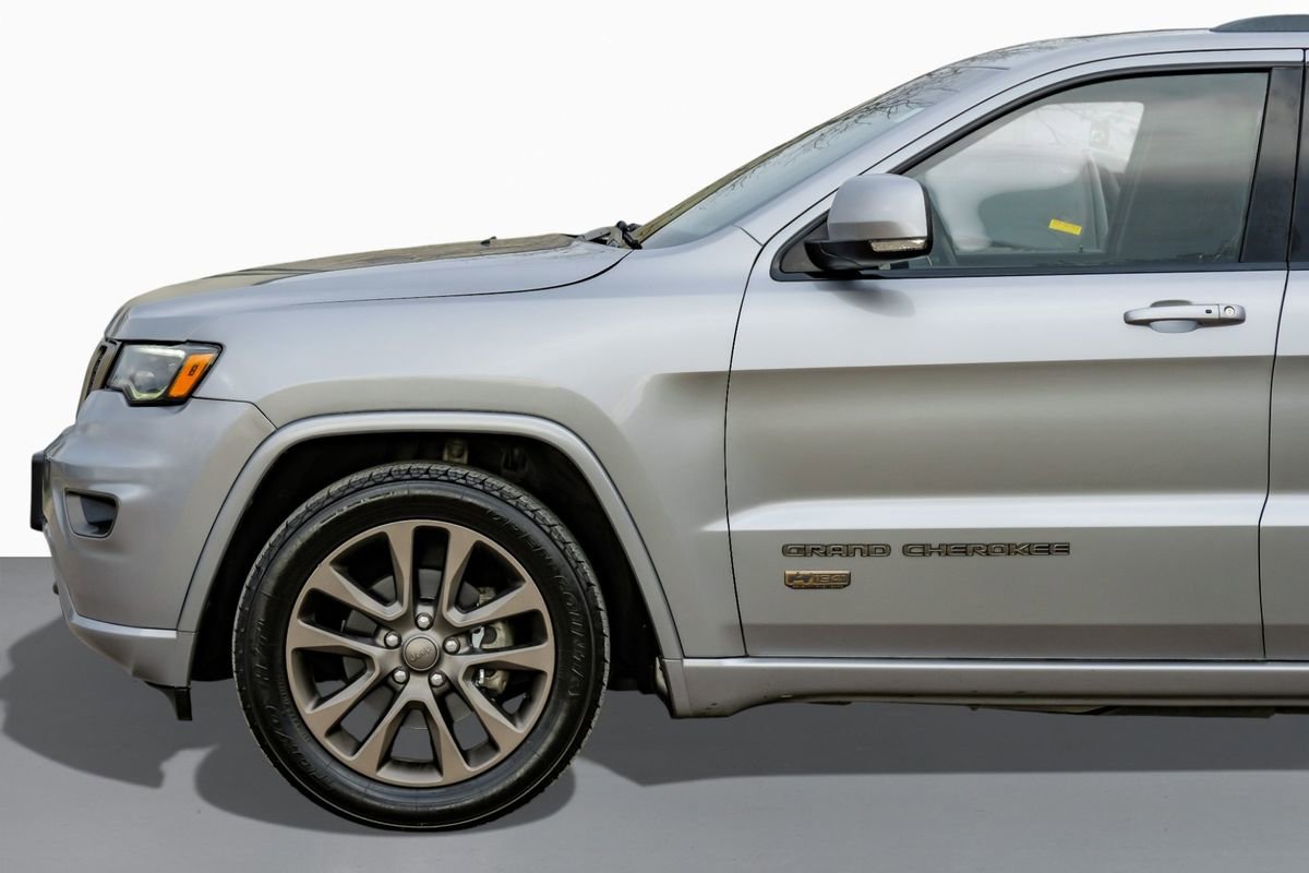 Used 2016 Jeep Grand Cherokee Limited 75th Anniversary image 10