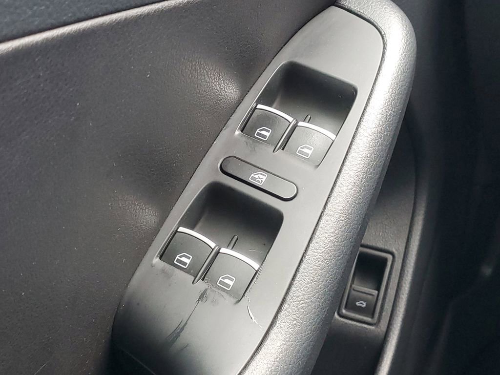 Used 2016 Volkswagen Jetta GLI SEL image 16