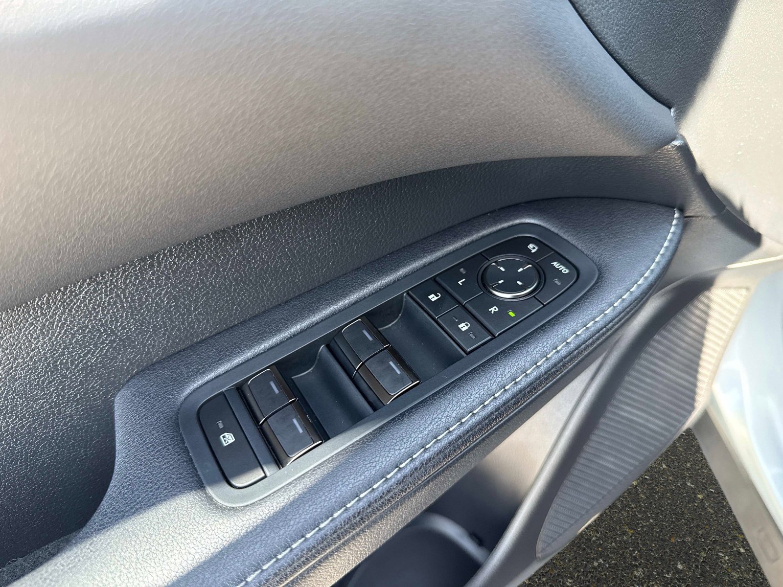 Used 2024 Lexus RX 350 Premium Plus w/ Convenience Package image 19