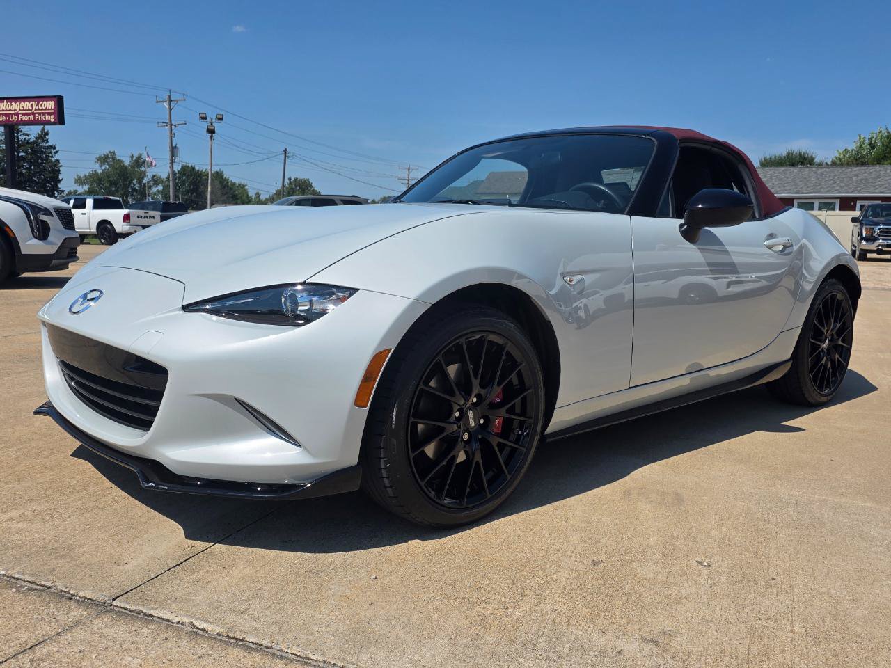 Used 2018 MAZDA MX-5 Miata Club w/ Brembo/BBS Recaro Package RWD image 4