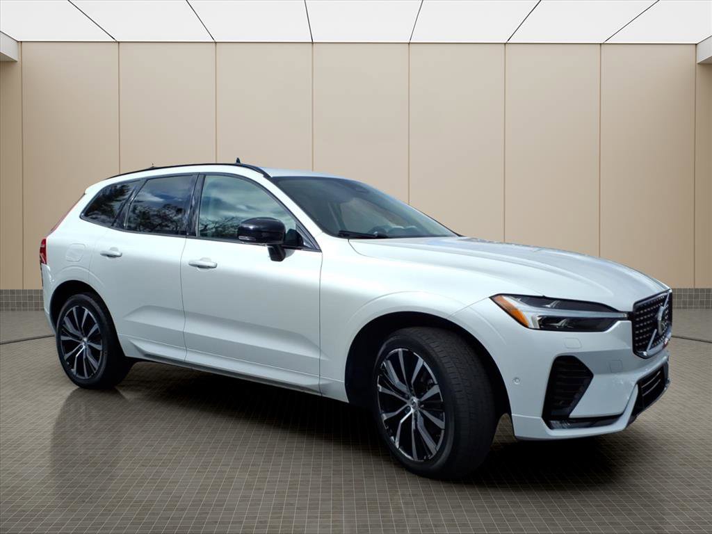 Used 2023 Volvo XC60 B5 Plus w/ Protection Package Premier image 21