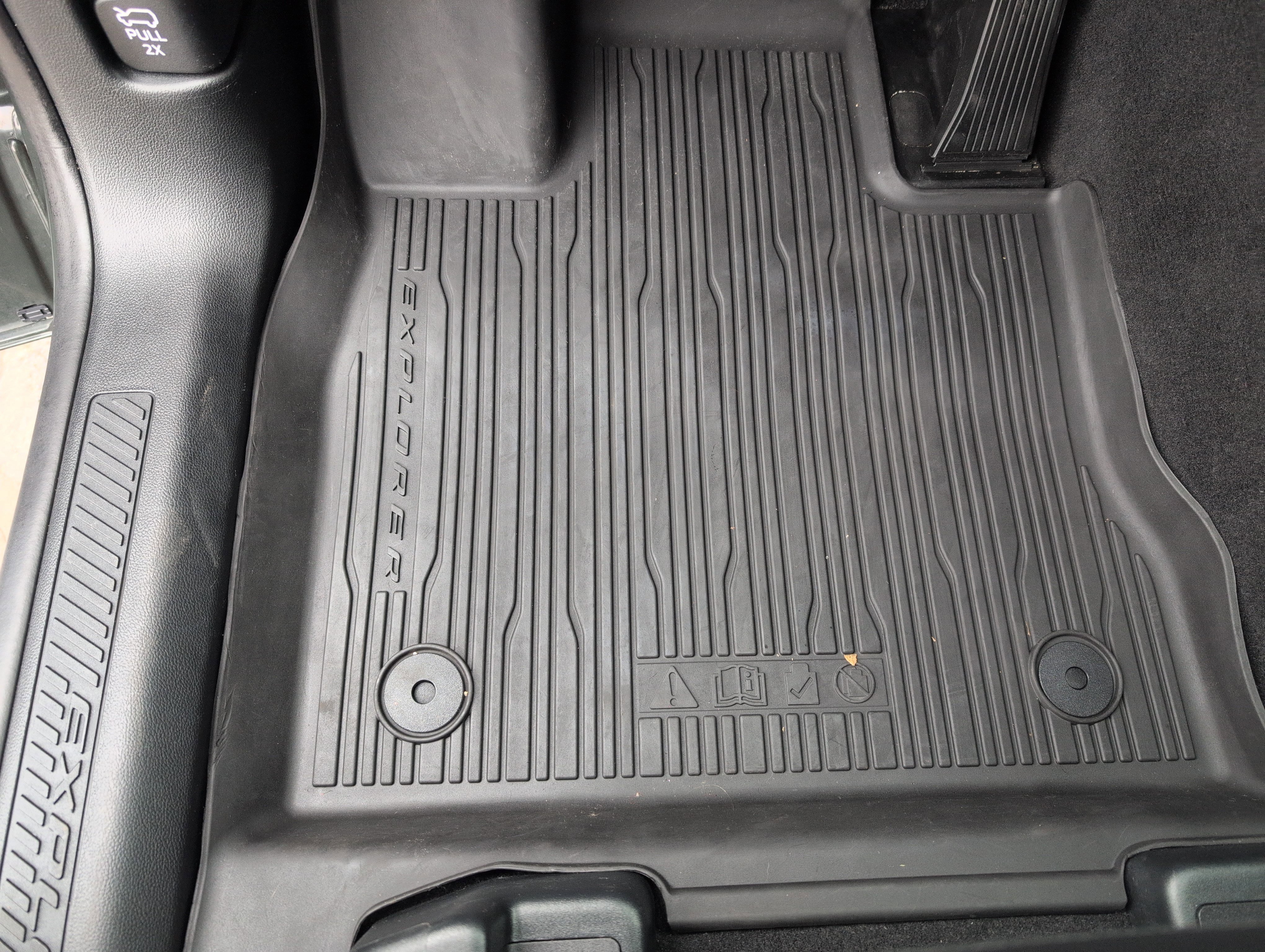 Used 2024 Ford Explorer XLT w/ Equipment Group 202A image 15