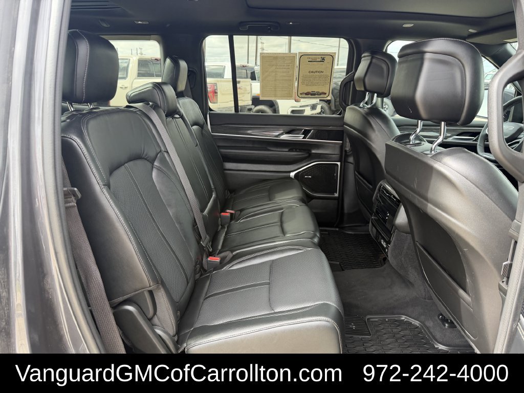 Used 2022 Jeep Wagoneer Series II w/ Premium Group I AWD/4WD image 31