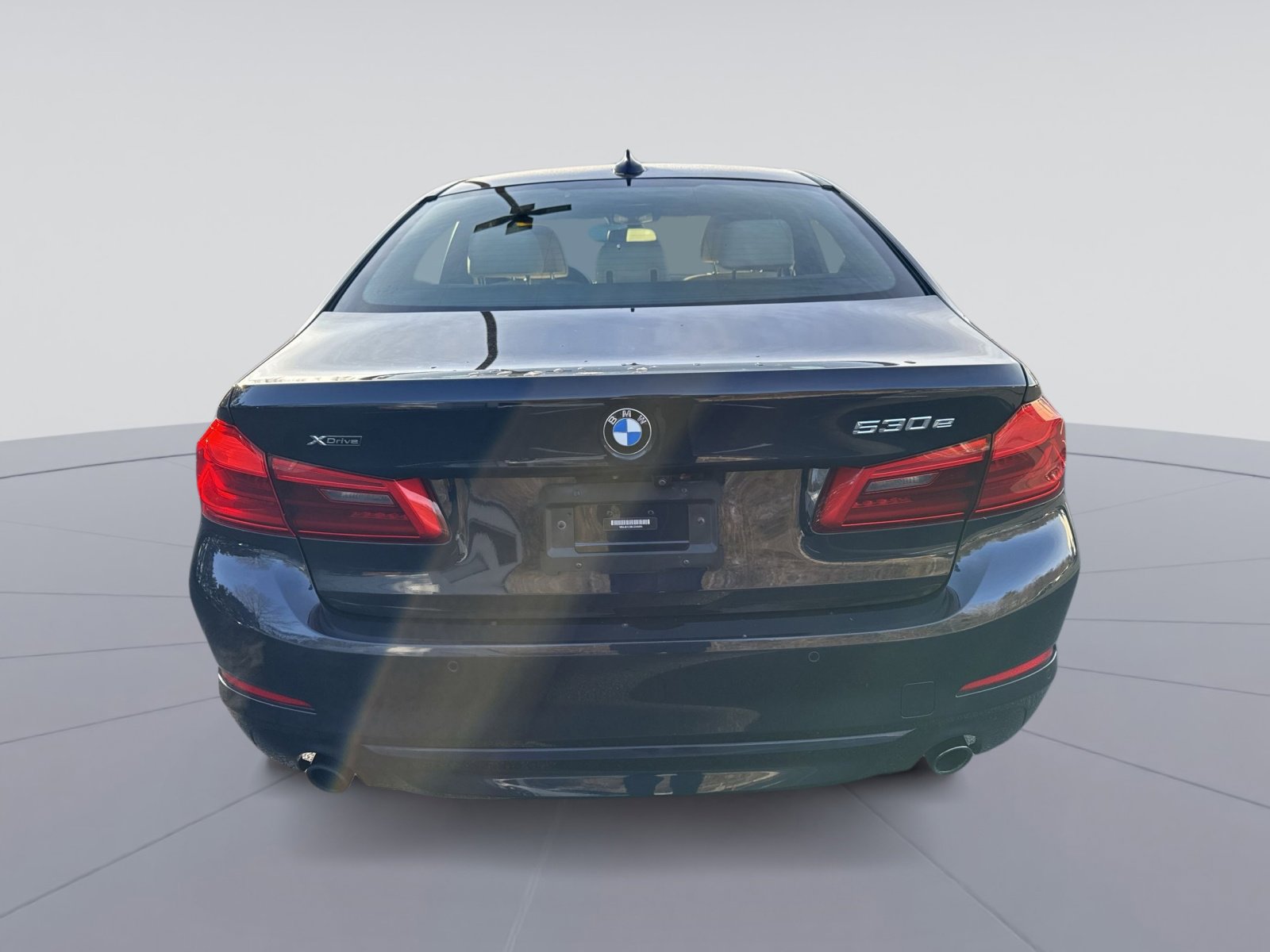 Used 2020 BMW 530e xDrive w/ Premium Package image 30