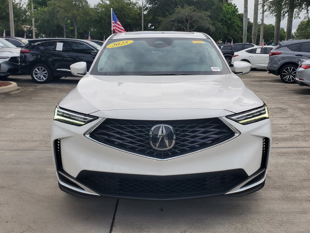 Used 2025 Acura MDX FWD image 2