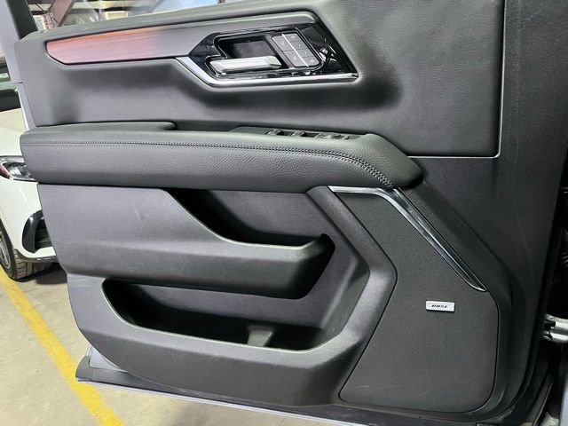 Used 2025 GMC Yukon XL Denali image 24