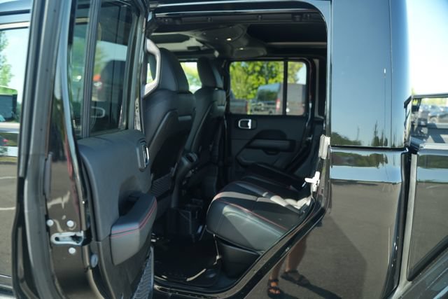 Used 2025 Jeep Gladiator Rubicon AWD/4WD image 15