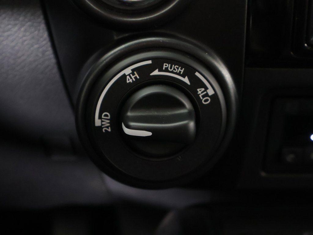 Used 2021 Nissan Titan PRO-4X w/ Pro-4x Convenience Package image 50