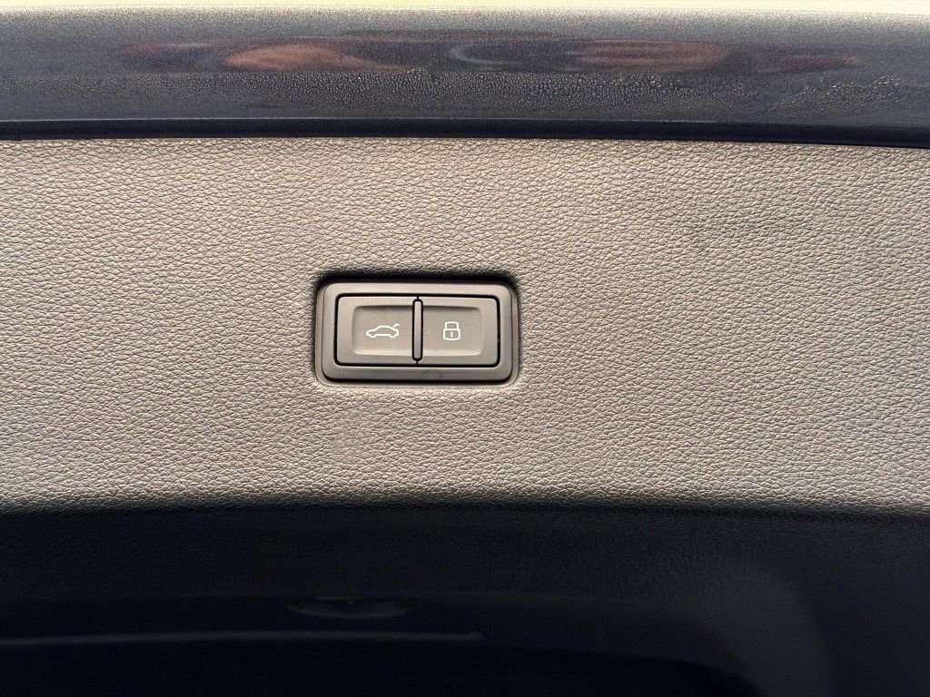 Certified 2023 Audi Q8 Premium Plus w/ Premium Plus Package image 20