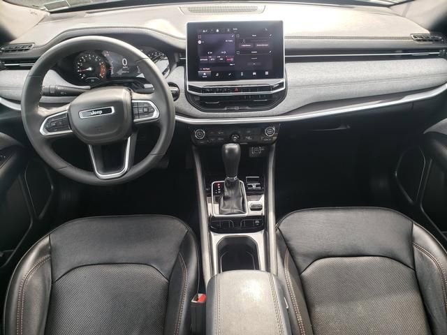 Used 2023 Jeep Compass Latitude AWD/4WD image 16