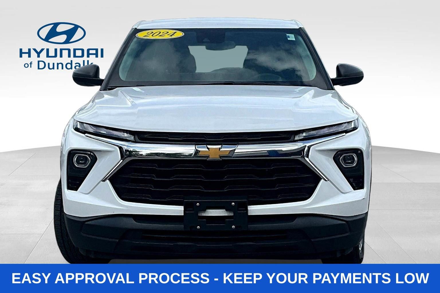 Used 2024 Chevrolet TrailBlazer LS FWD image 2