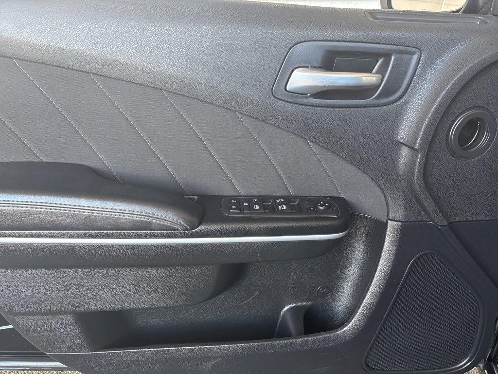 Used 2022 Dodge Charger SXT RWD image 11