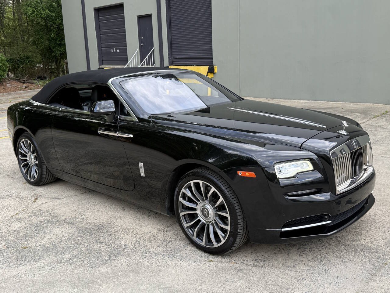 Used 2018 Rolls-Royce Dawn RWD image 59