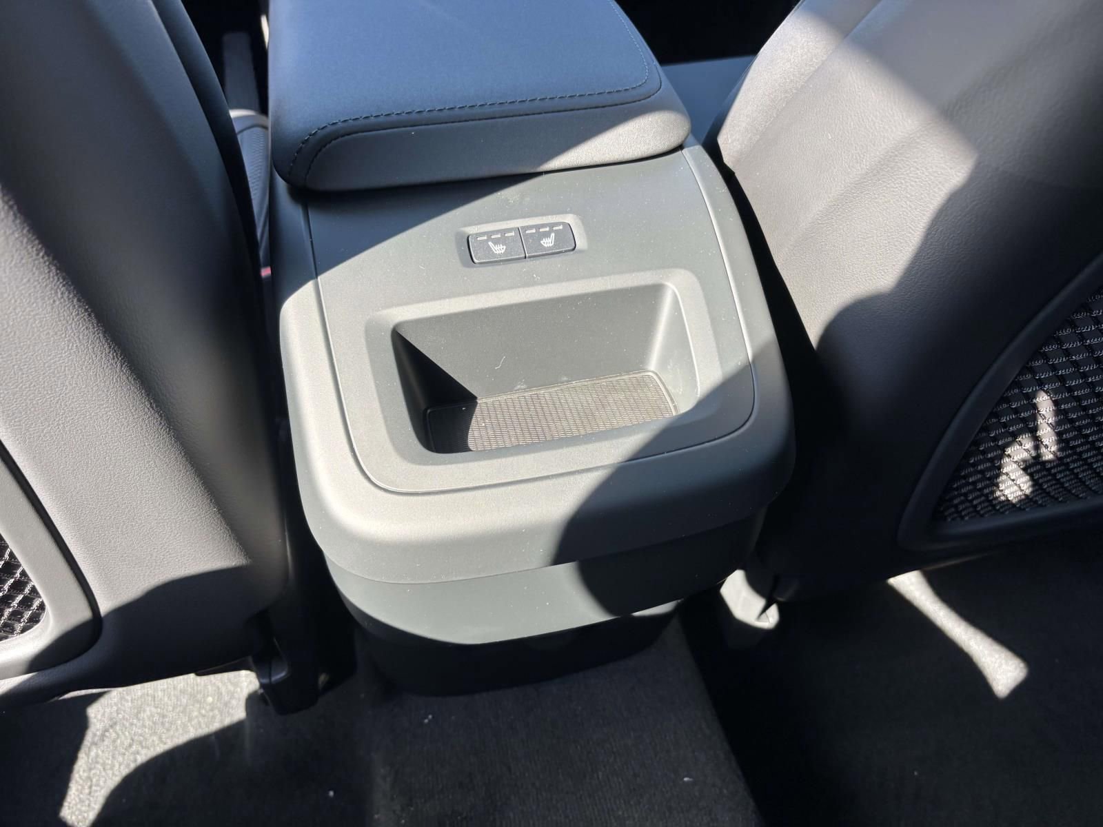 New 2026 Volvo XC60 B5 Plus w/ Protection Package Premier image 31