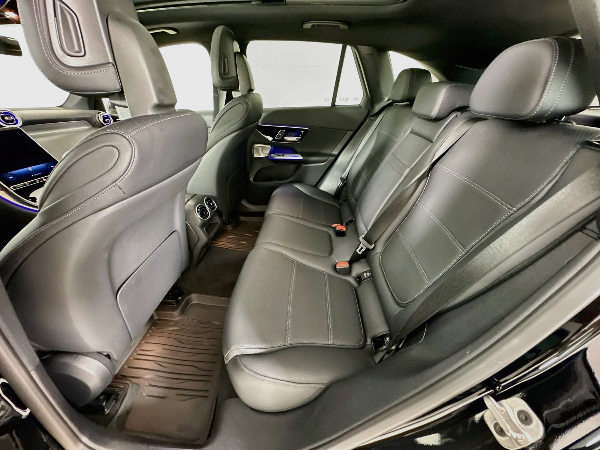 Used 2026 Mercedes-Benz GLC 300 4MATIC image 27