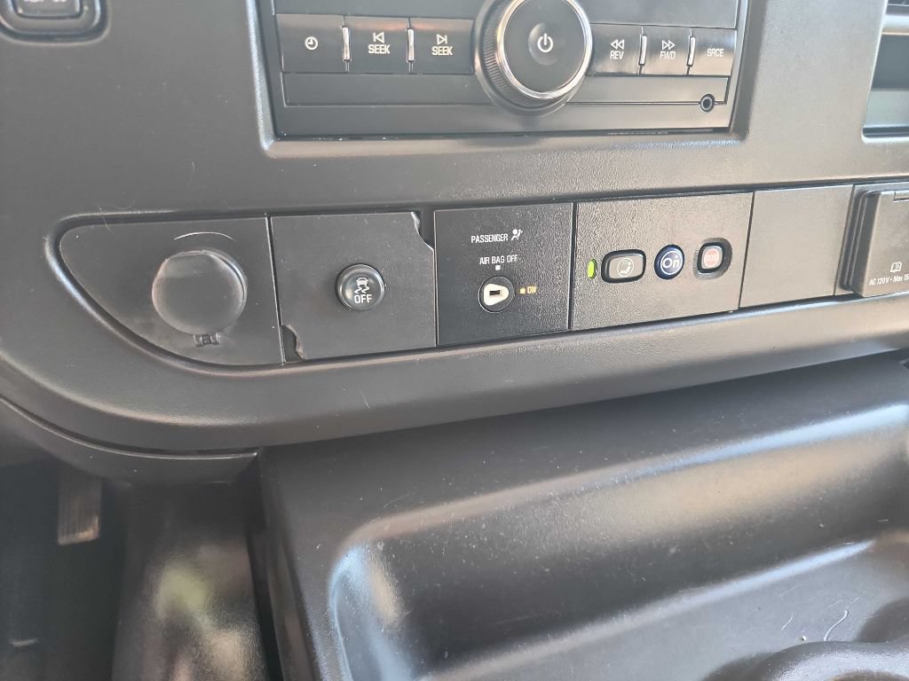 Used 2018 Chevrolet Express 2500 w/ Driver Convenience Package RWD image 23