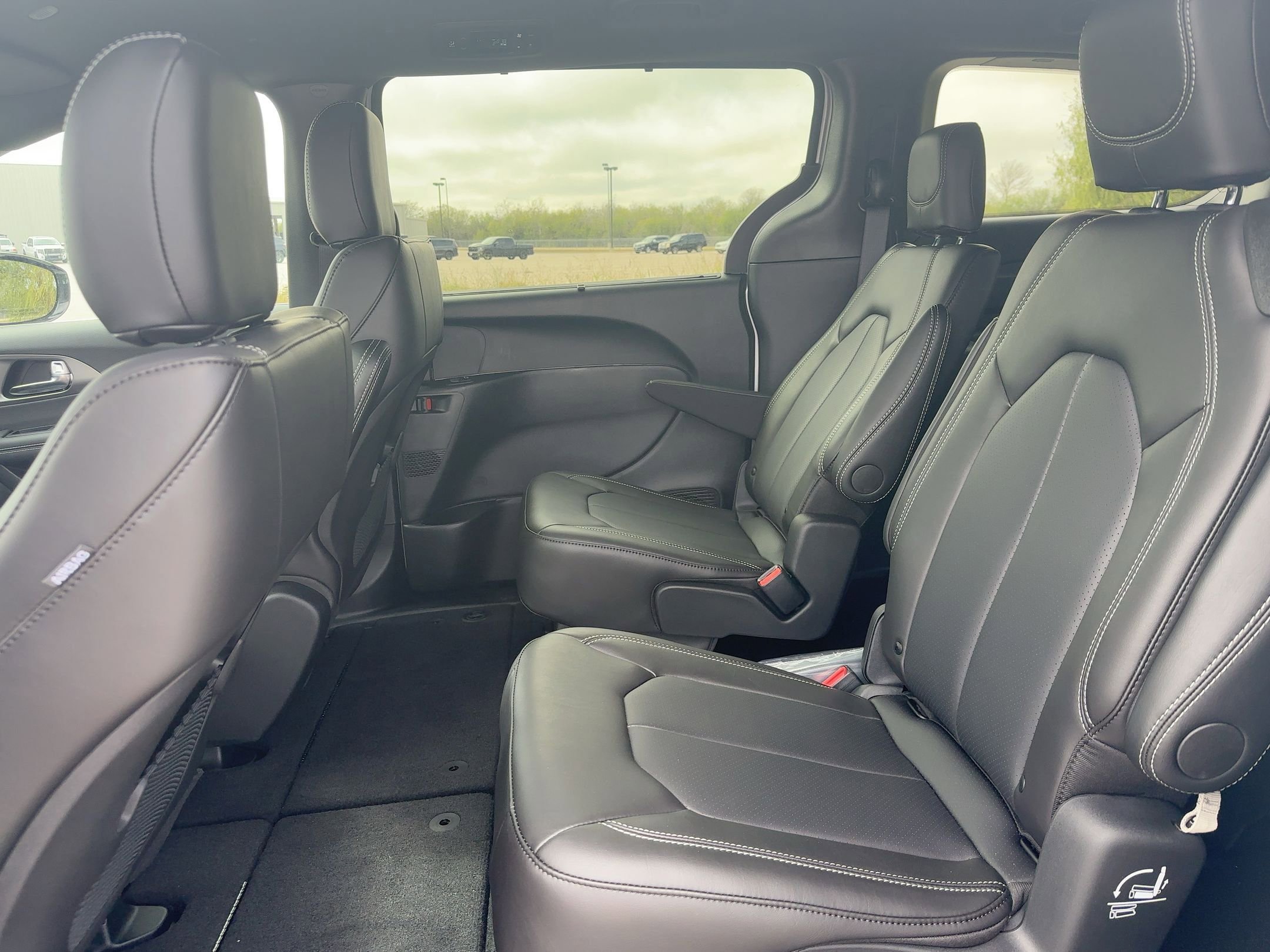 New 2026 Chrysler Voyager LX FWD image 10
