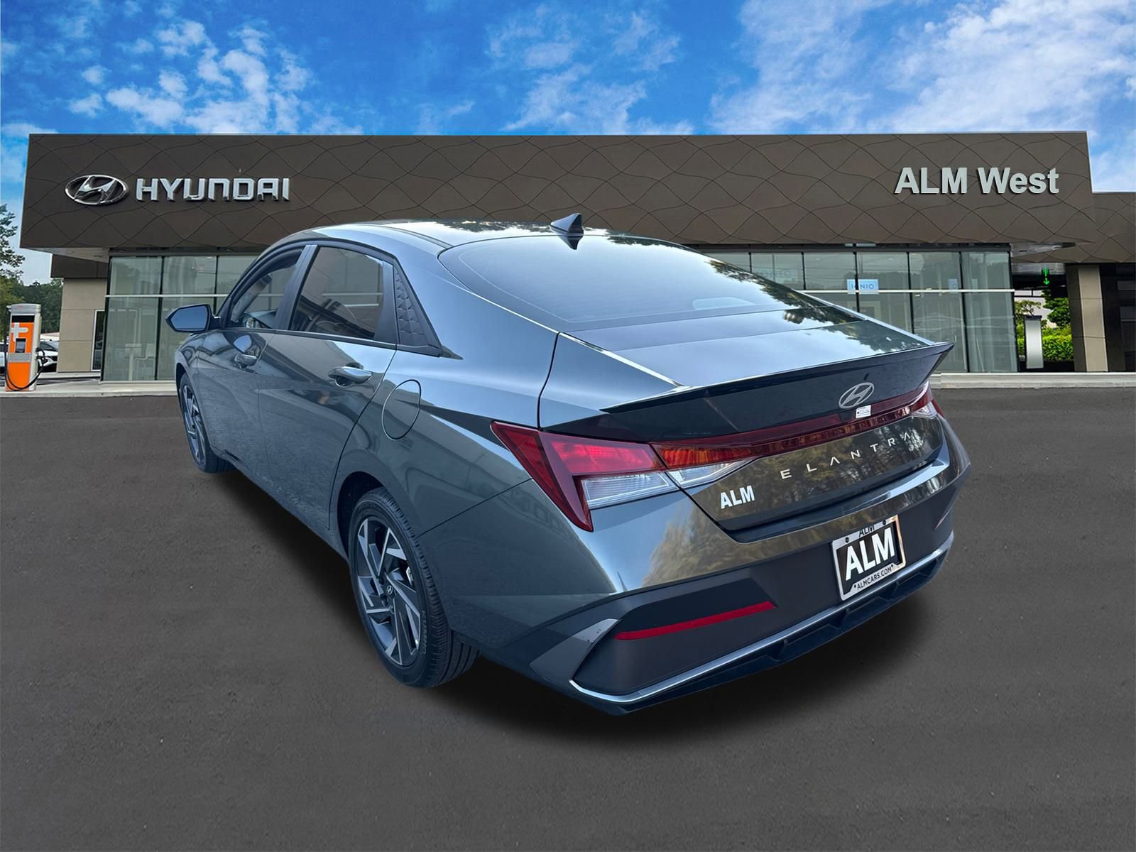 Used 2025 Hyundai Elantra Sport image 7