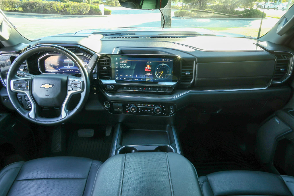Used 2024 Chevrolet Silverado 2500 LTZ w/ LTZ Plus Package AWD/4WD image 8