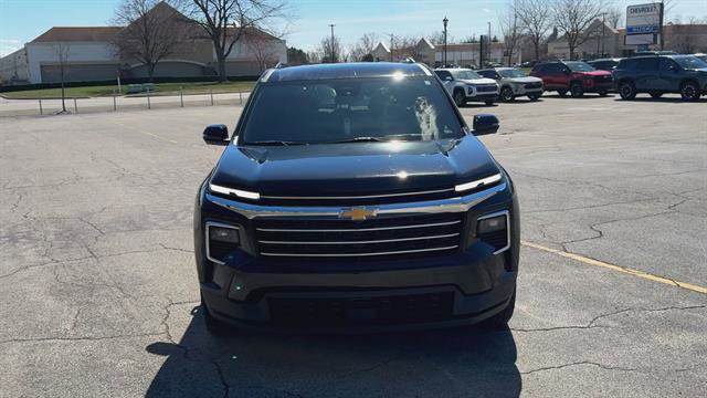 Used 2025 Chevrolet Traverse LT w/ Driver Confidence Package image 3