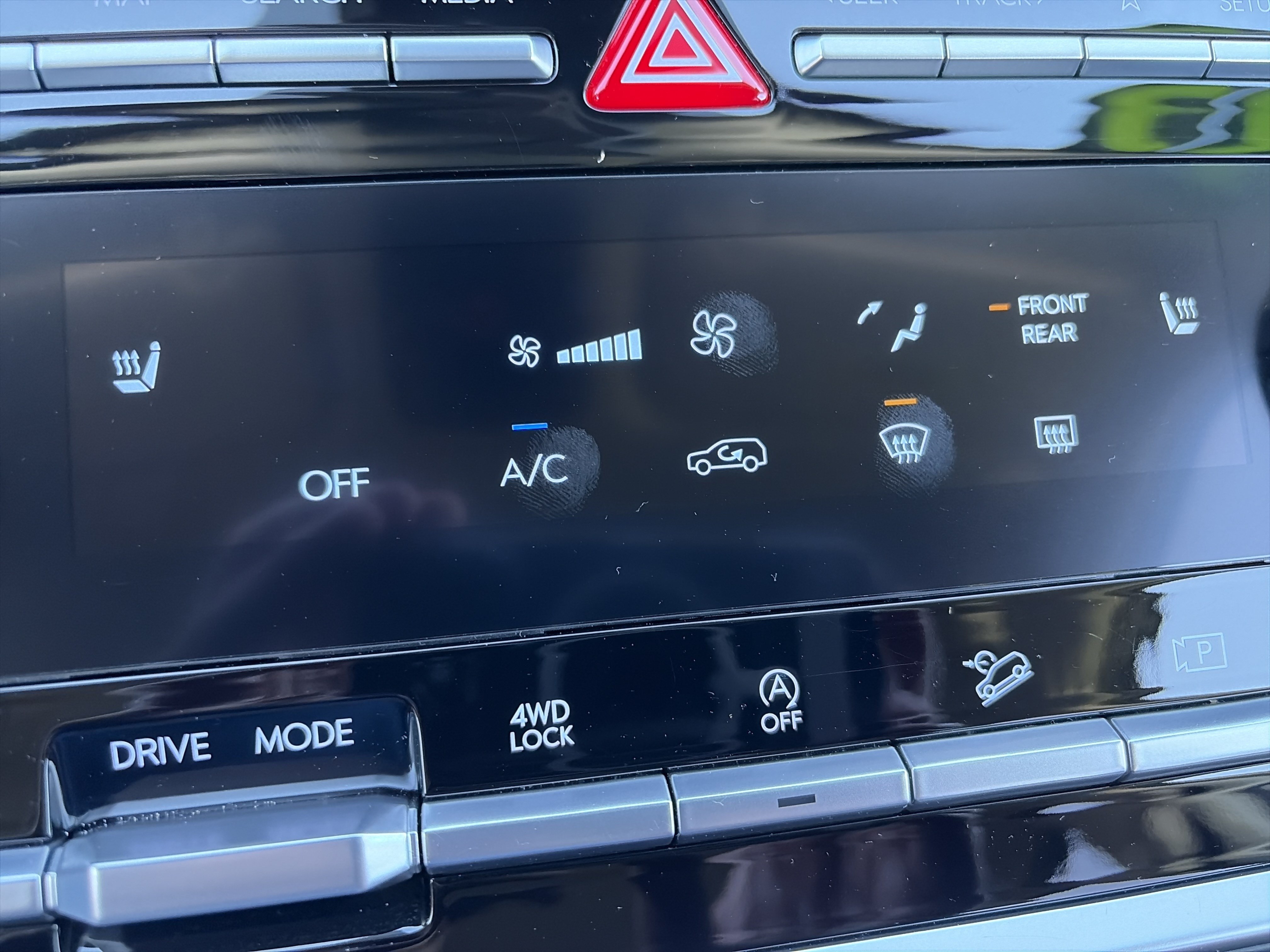 Certified 2025 Hyundai Santa Fe SEL AWD/4WD image 28