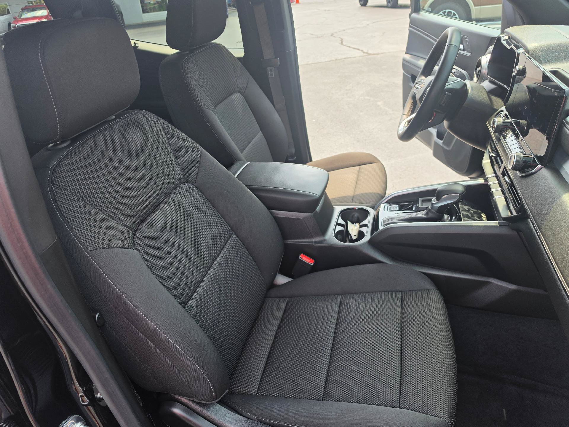 Used 2024 Chevrolet Colorado LT w/ LT Convenience Package RWD image 10