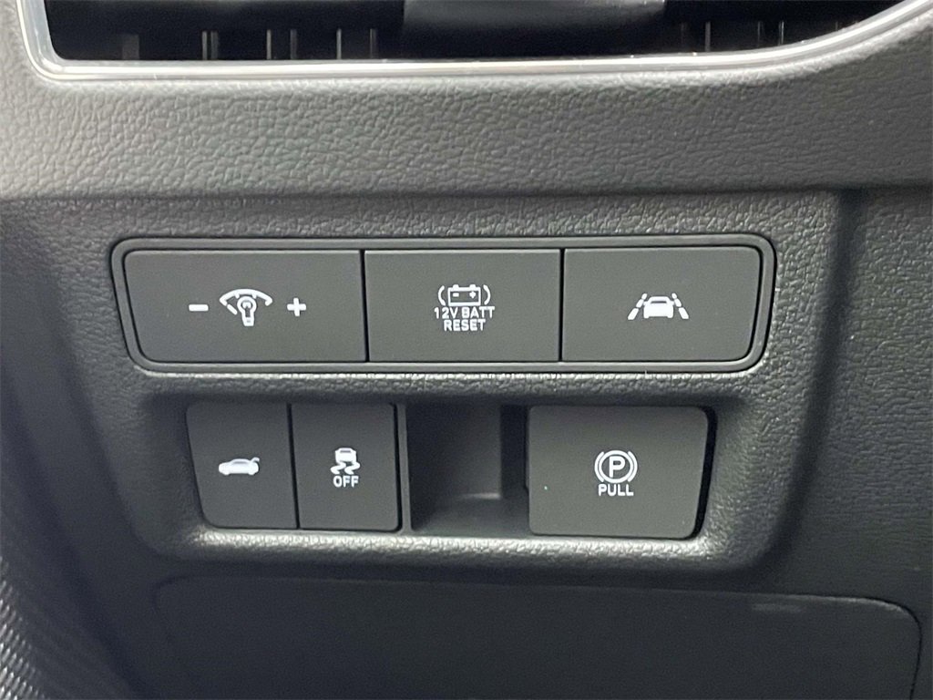 Certified 2023 Hyundai Sonata Limited w/ Cargo Package image 18