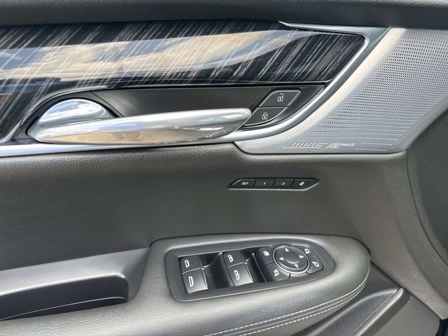 Used 2022 Cadillac XT6 Premium Luxury w/ Technology Package image 26