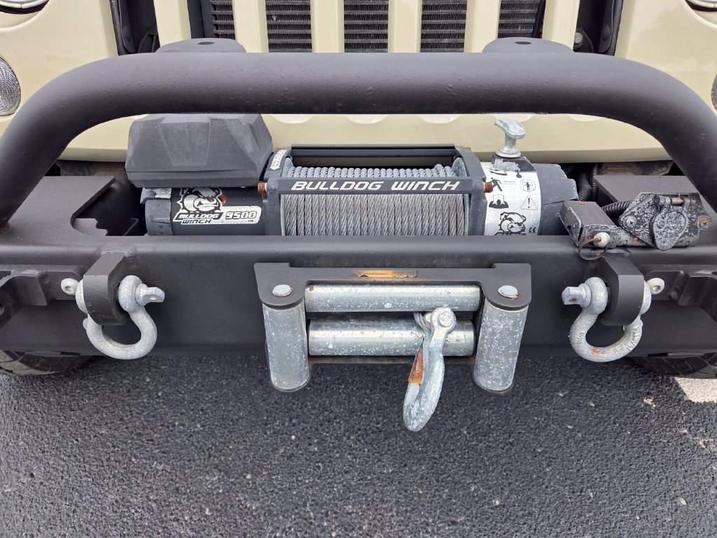 Used 2018 Jeep Wrangler Sport w/ Connectivity Group AWD/4WD image 19