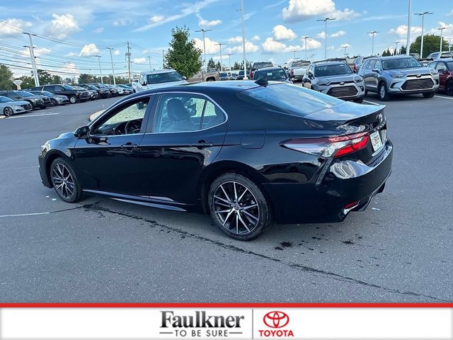 Used 2024 Toyota Camry SE FWD image 10