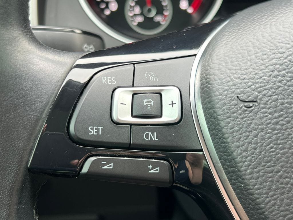 Used 2018 Volkswagen Atlas SEL AWD/4WD image 23