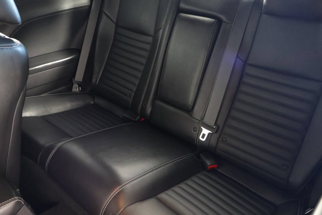 Used 2013 Dodge Challenger R/T RWD image 10