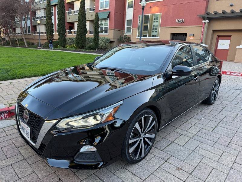 Used 2021 Nissan Altima 2.5 SR FWD image 2