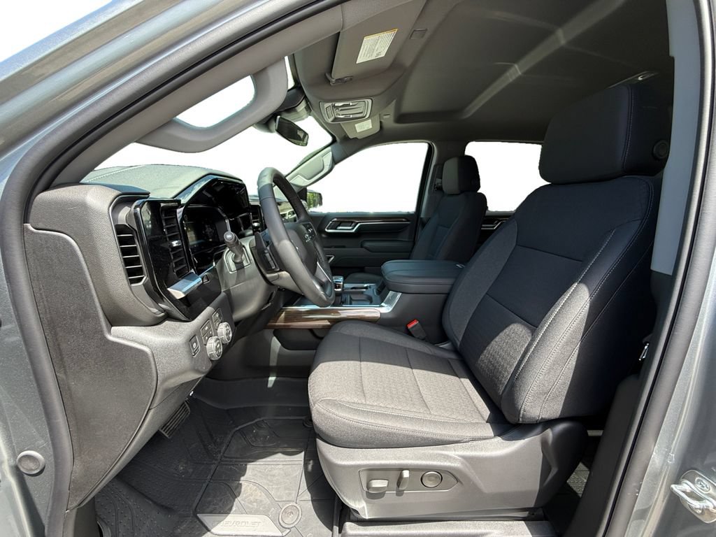 New 2026 Chevrolet Silverado 1500 RST w/ Redline Edition AWD/4WD image 9