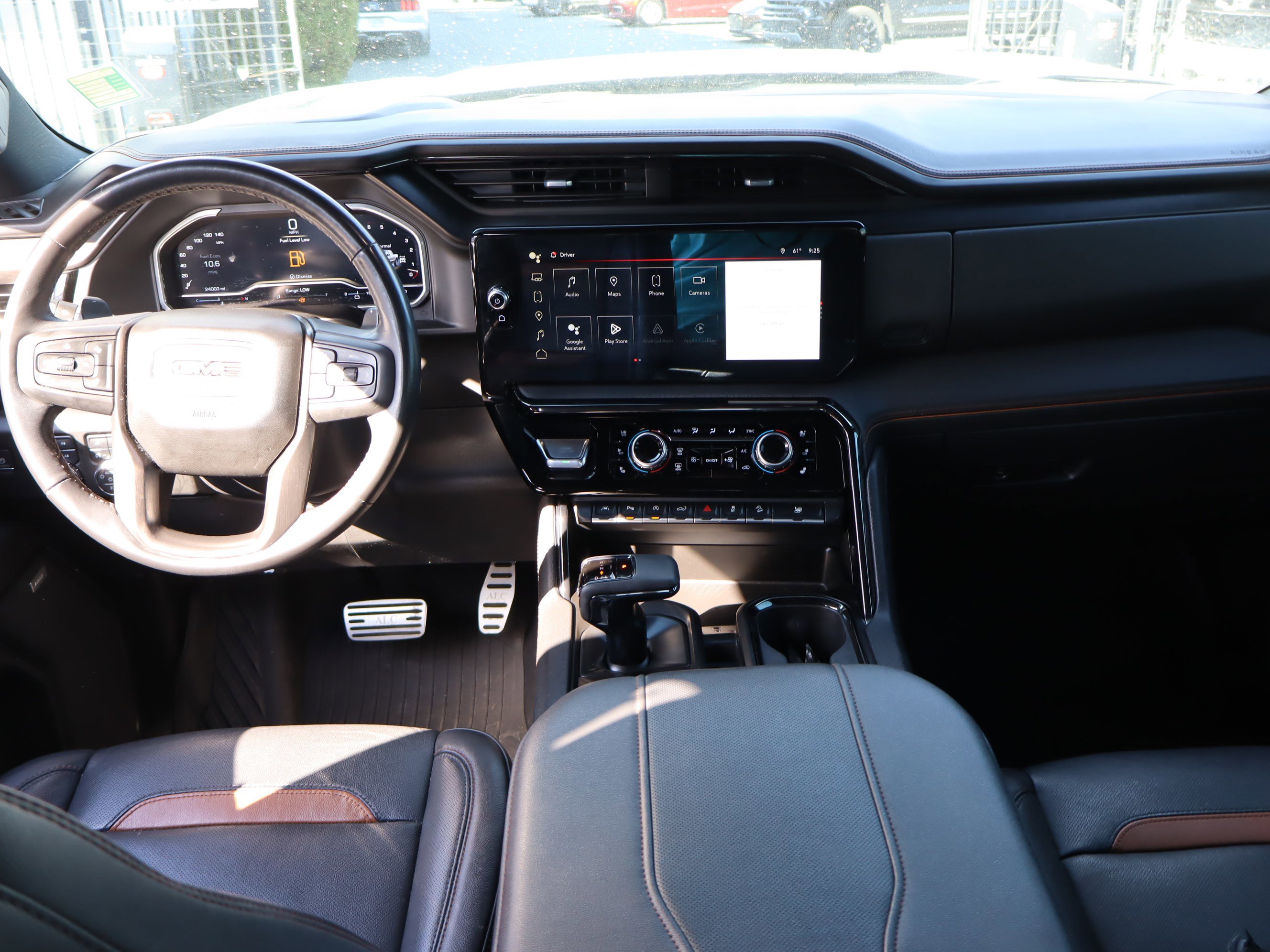Used 2023 GMC Sierra 1500 AT4 w/ AT4 Premium Package AWD/4WD image 18