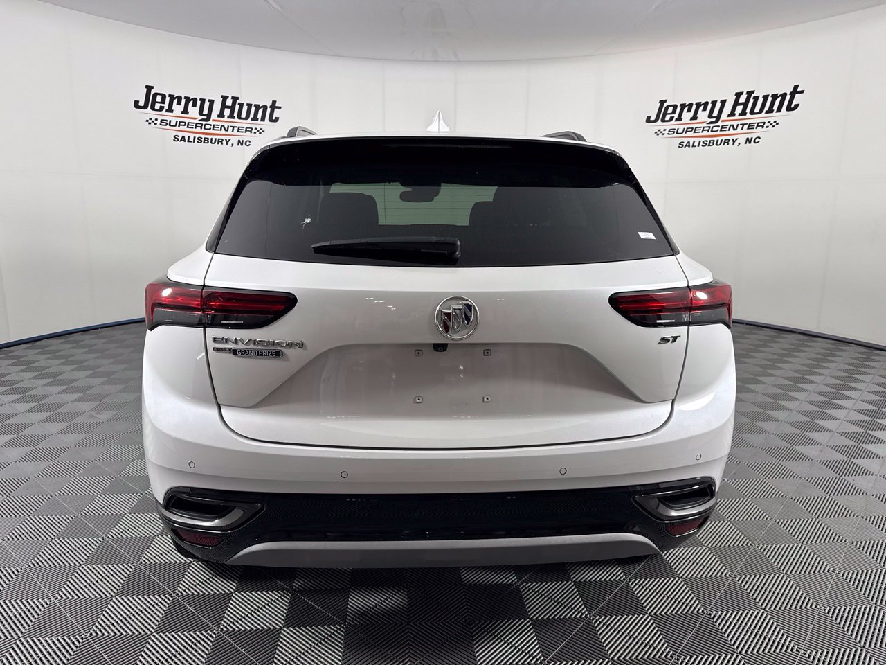 Used 2023 Buick Envision Essence w/ Sport Touring Package AWD/4WD image 8