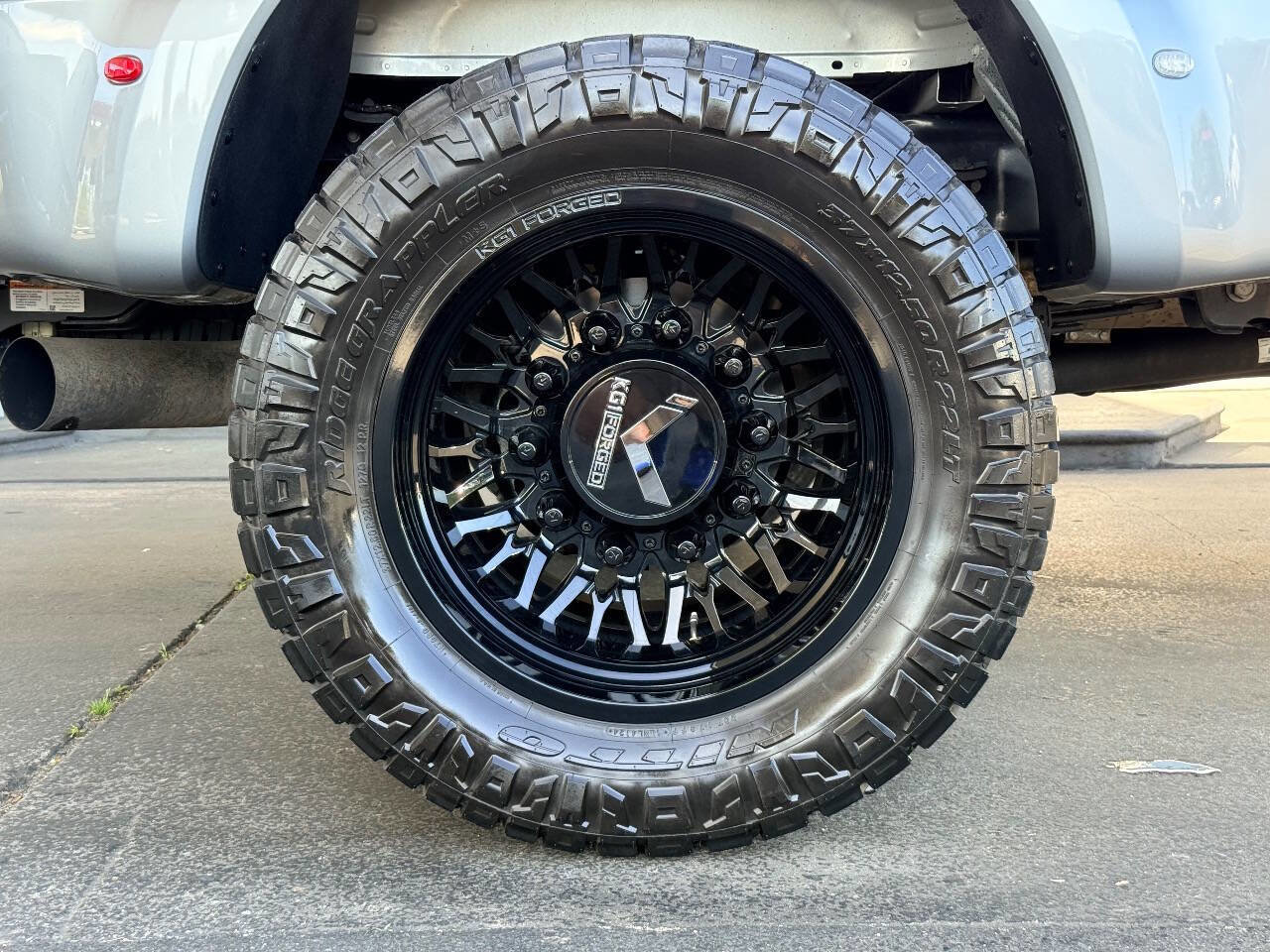 Used 2024 Ford F450 Platinum w/ FX4 Off-Road Package image 13