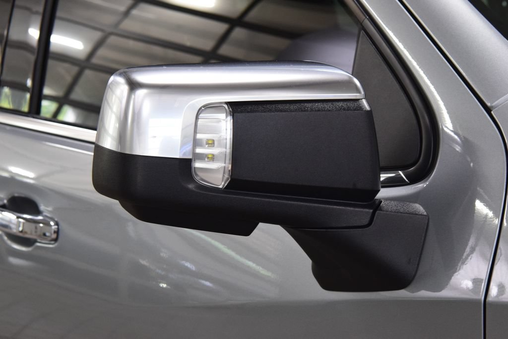 Used 2025 Chevrolet Silverado 1500 High Country AWD/4WD image 19