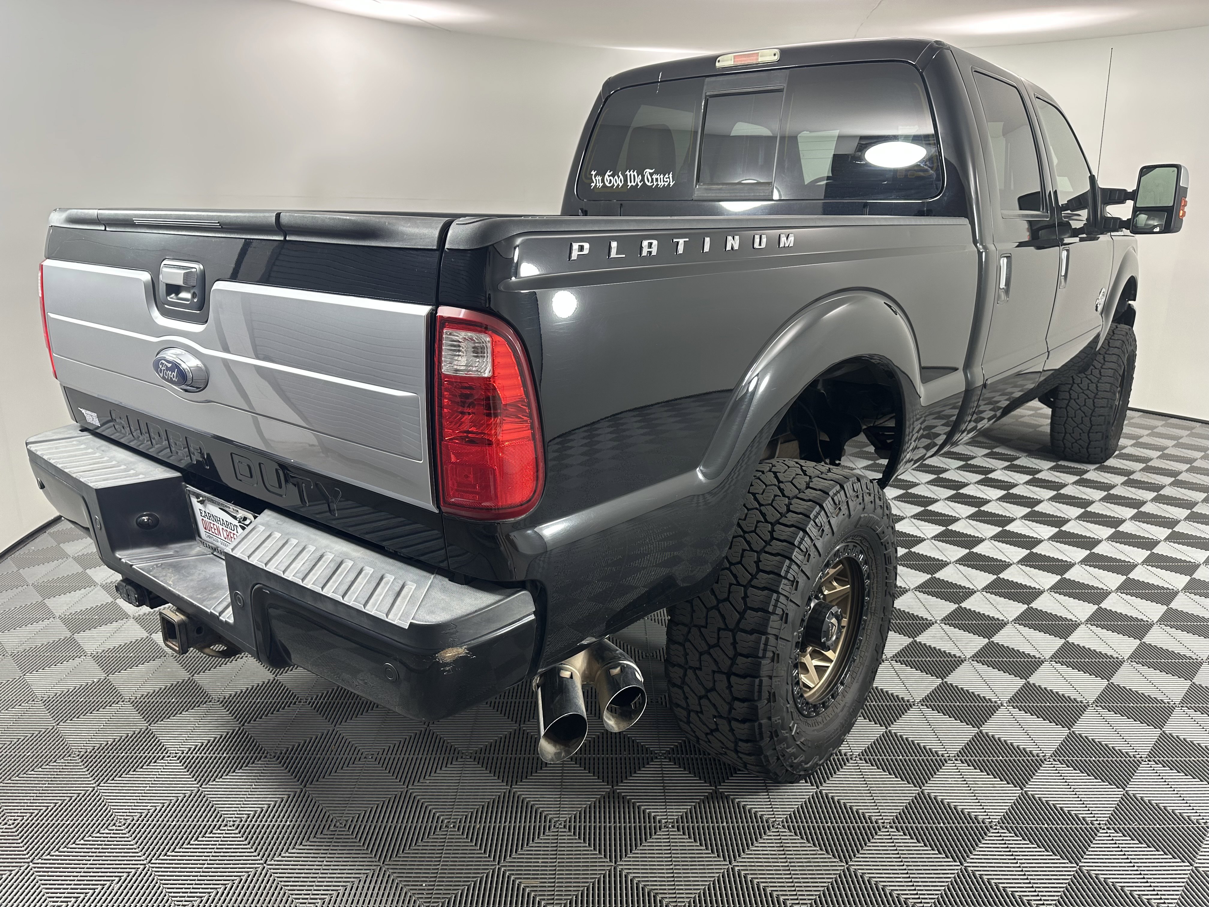 Used 2016 Ford F250 Platinum w/ FX4 Off-Road Package AWD/4WD image 5