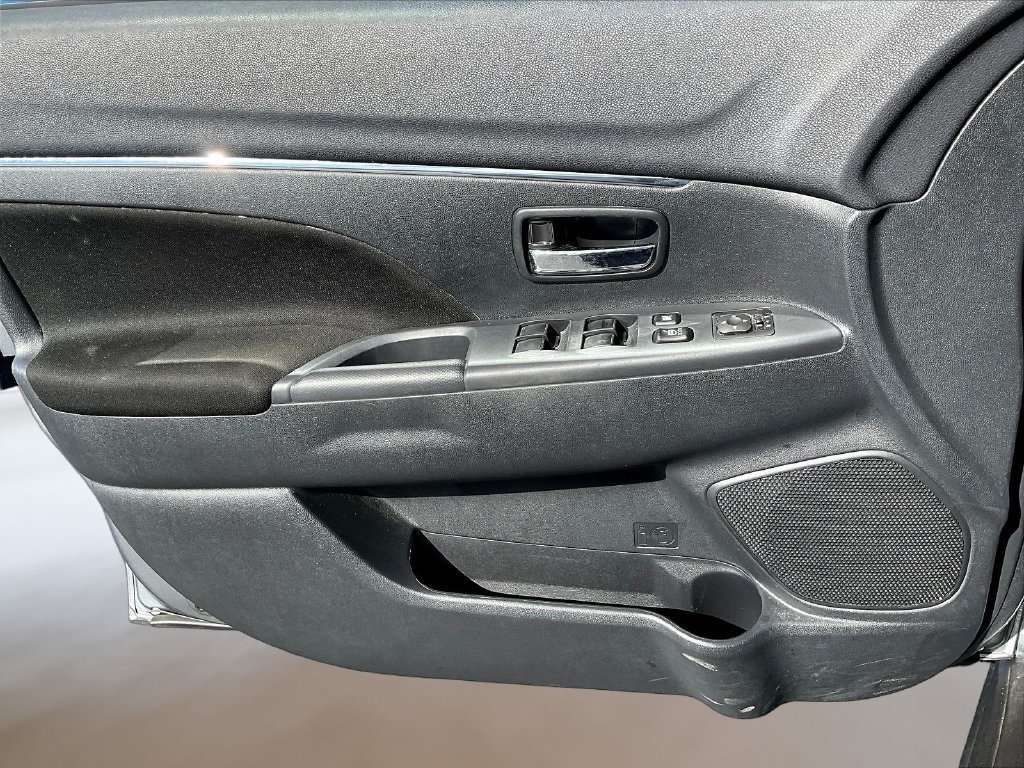 Used 2022 Mitsubishi Outlander Sport LE FWD image 19