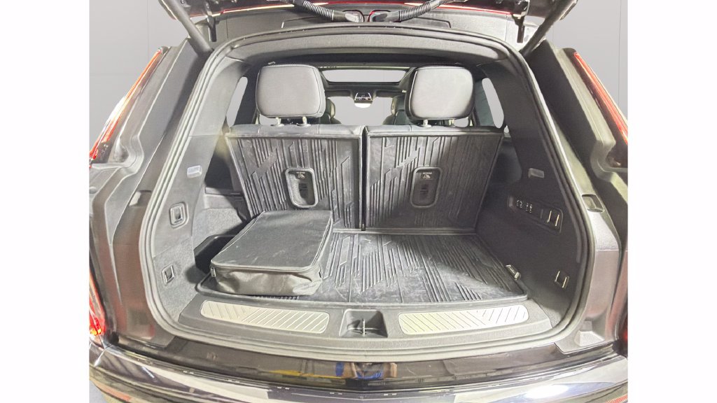 Used 2026 Cadillac Vistiq Sport w/ LPO, Floor Liner Package AWD/4WD image 49