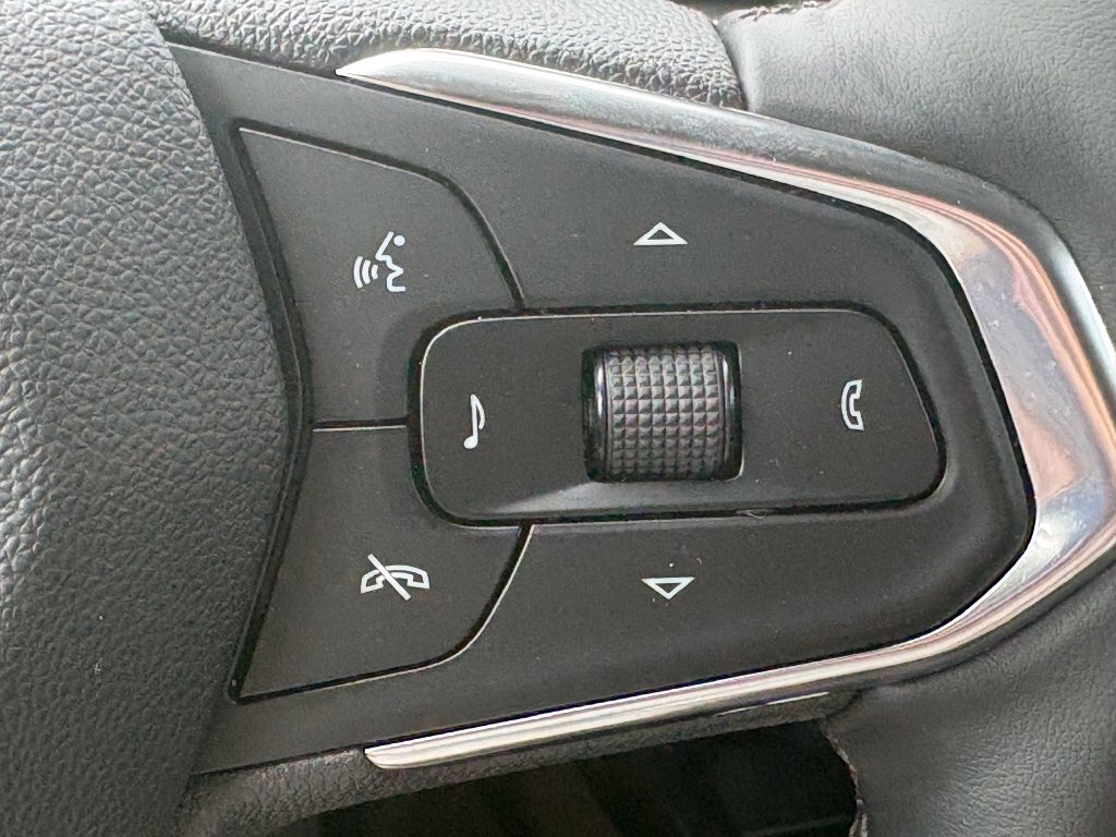 Used 2025 Chevrolet Trax LT w/ Driver Confidence Package FWD image 9