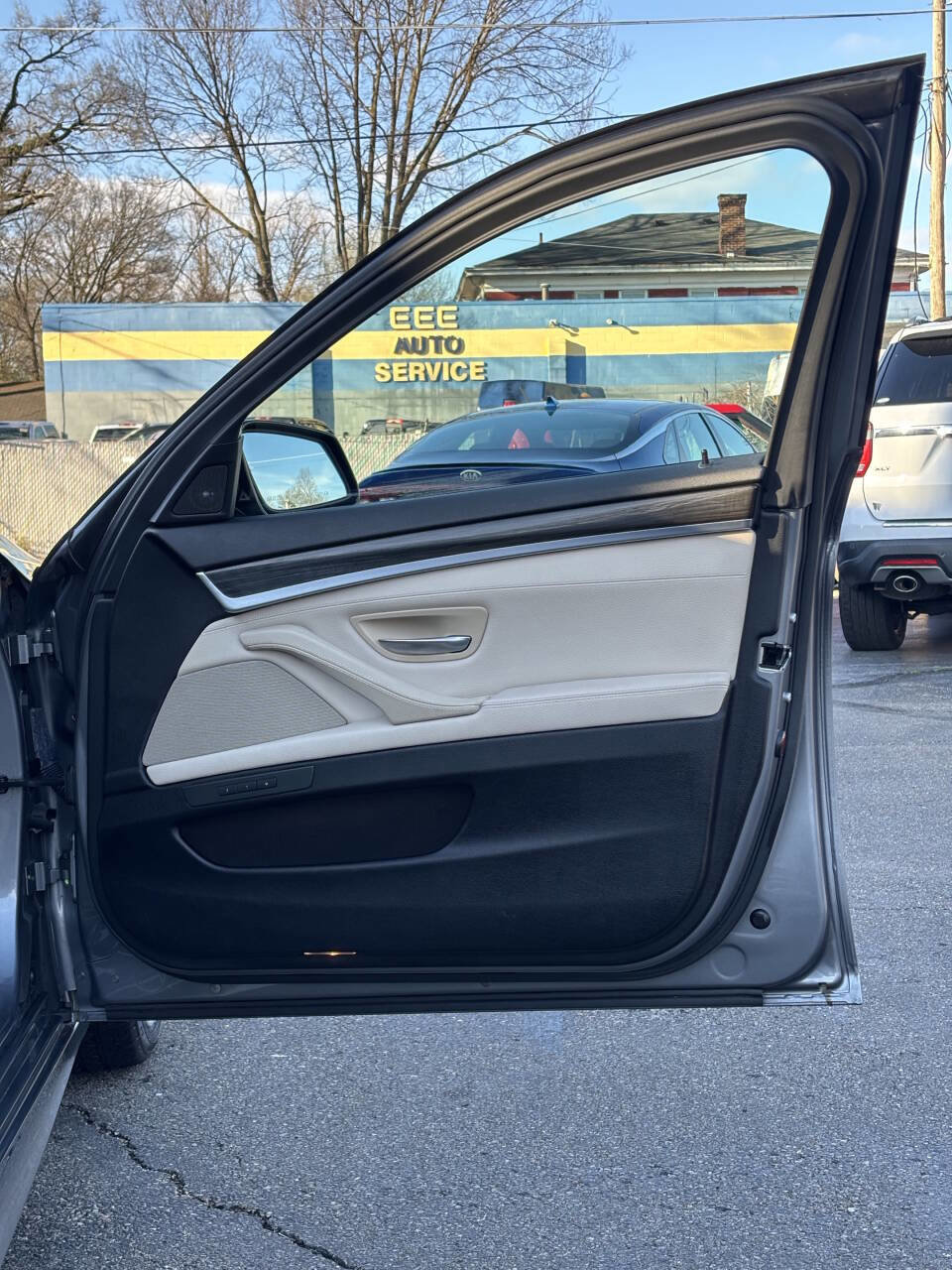 Used 2013 BMW 550i xDrive Sedan image 17